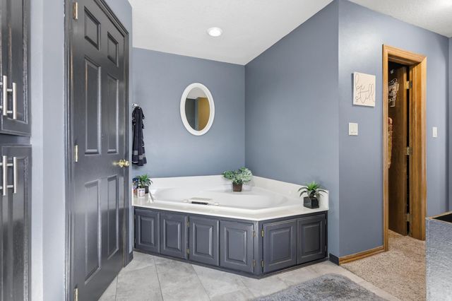 8940 County Lane 214, Webb City, MO 64870