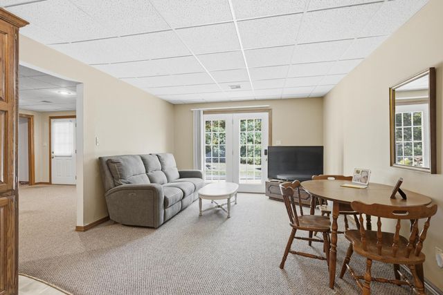 8940 County Lane 214, Webb City, MO 64870