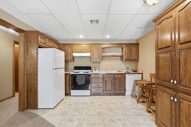 8940 County Lane 214, Webb City, MO 64870