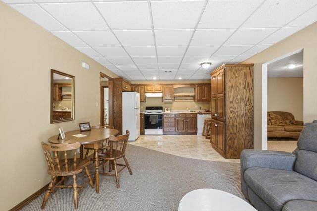 8940 County Lane 214, Webb City, MO 64870