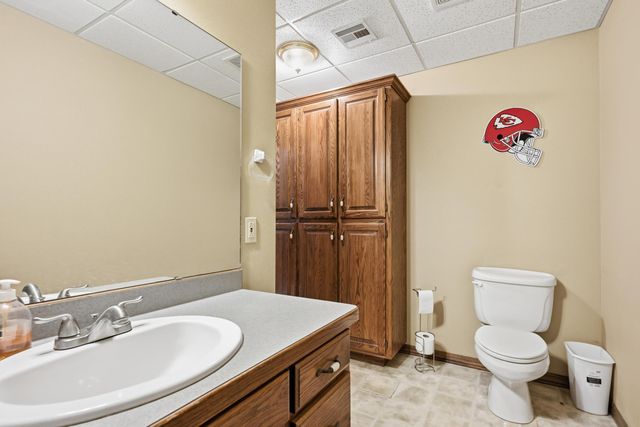 8940 County Lane 214, Webb City, MO 64870