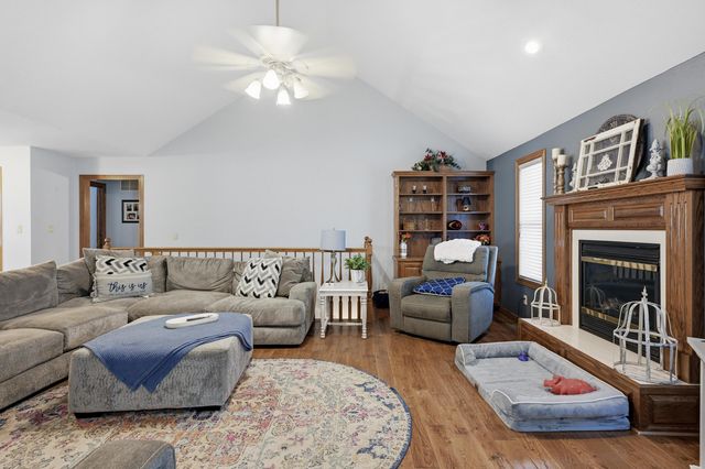 8940 County Lane 214, Webb City, MO 64870