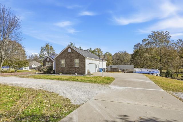 8940 County Lane 214, Webb City, MO 64870