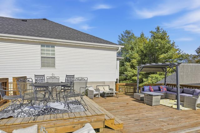 8940 County Lane 214, Webb City, MO 64870