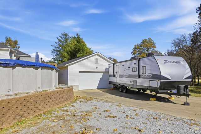 8940 County Lane 214, Webb City, MO 64870