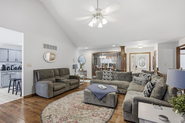 8940 County Lane 214, Webb City, MO 64870