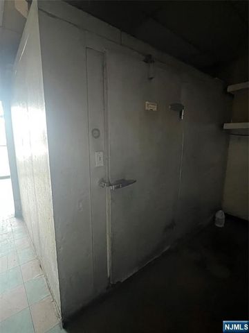 20 Columbia Avenue, Bergenfield, NJ 07621