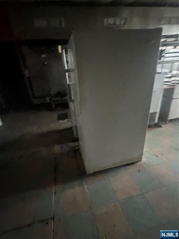 20 Columbia Avenue, Bergenfield, NJ 07621