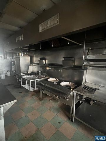 20 Columbia Avenue, Bergenfield, NJ 07621