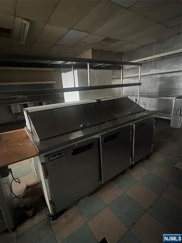 20 Columbia Avenue, Bergenfield, NJ 07621