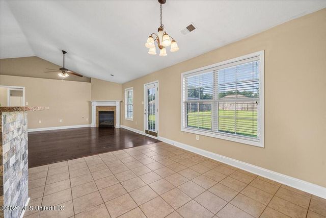 7744 Woodridge Drive, Southaven, MS 38672