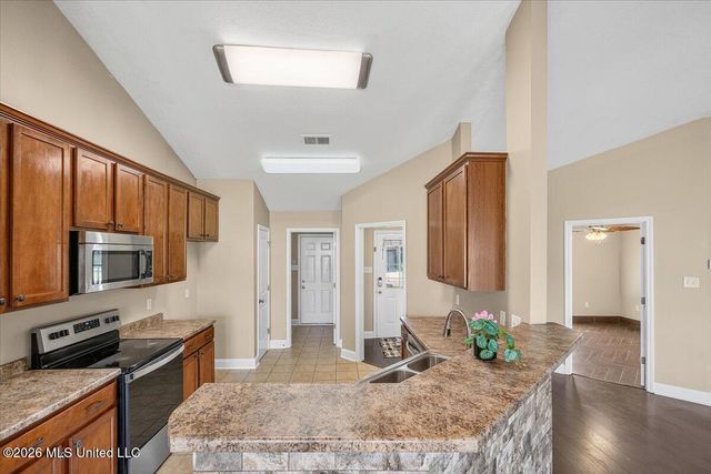 7744 Woodridge Drive, Southaven, MS 38672