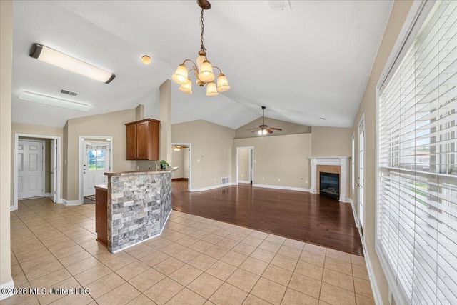 7744 Woodridge Drive, Southaven, MS 38672