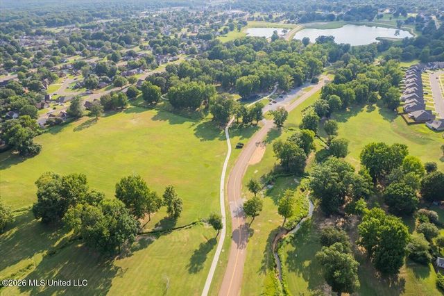 7744 Woodridge Drive, Southaven, MS 38672