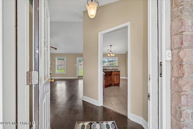 7744 Woodridge Drive, Southaven, MS 38672