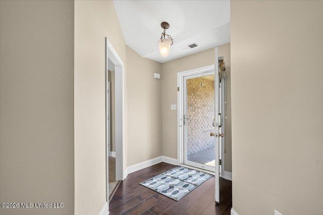 7744 Woodridge Drive, Southaven, MS 38672