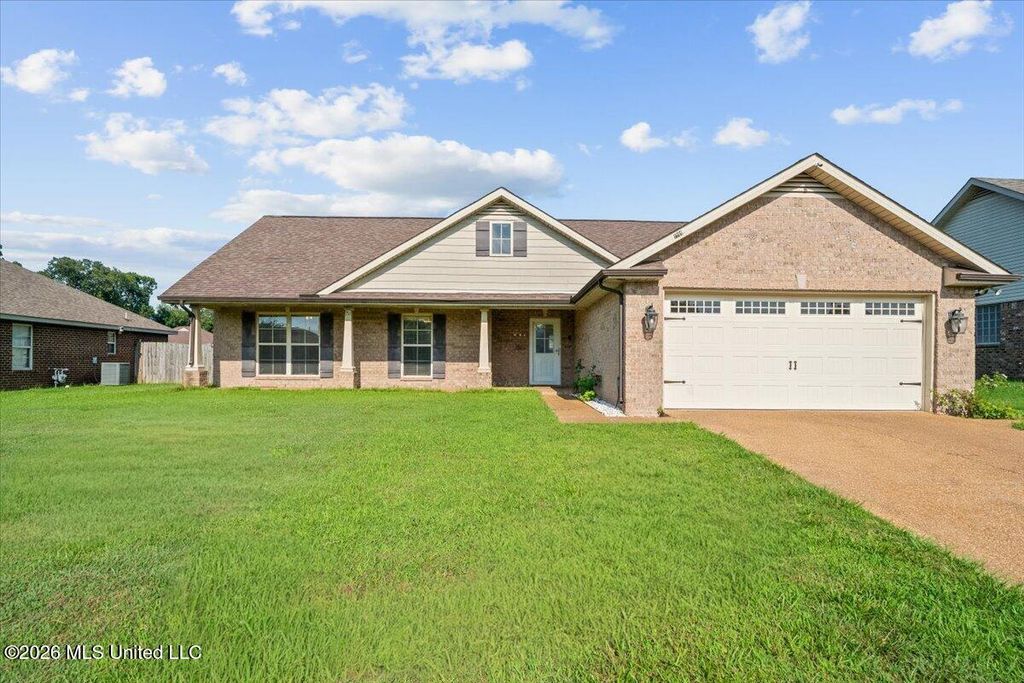 7744 Woodridge Drive, Southaven, MS 38672