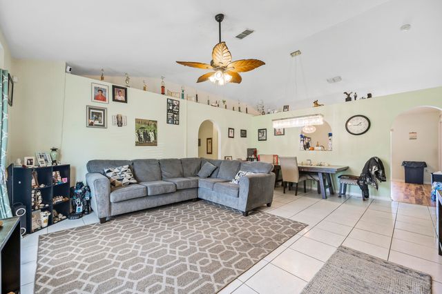 179 Decordre Road SE, Palm Bay, FL 32909