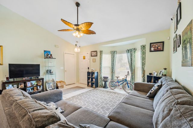 179 Decordre Road SE, Palm Bay, FL 32909