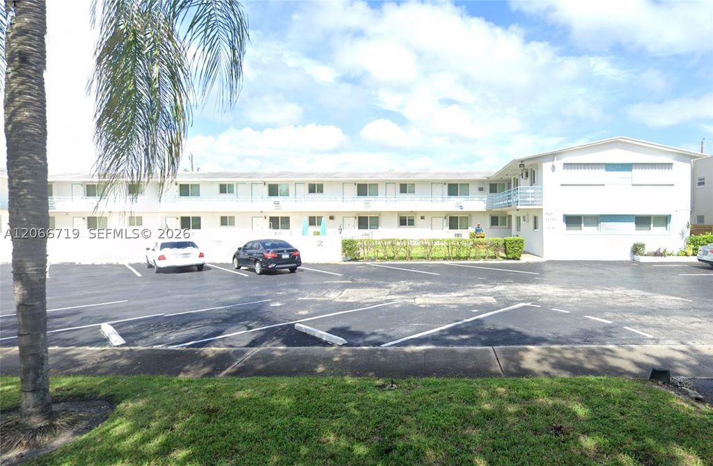3525 Tyler St 9, Hollywood, FL 33021