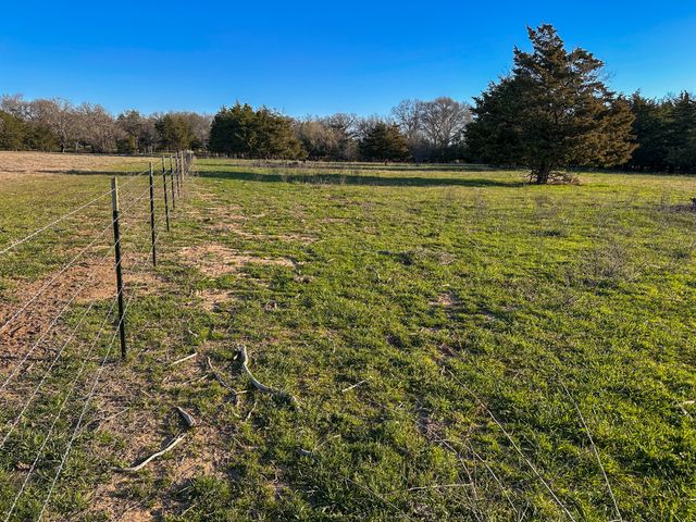 000 CR-2245, Ivanhoe, TX 75447