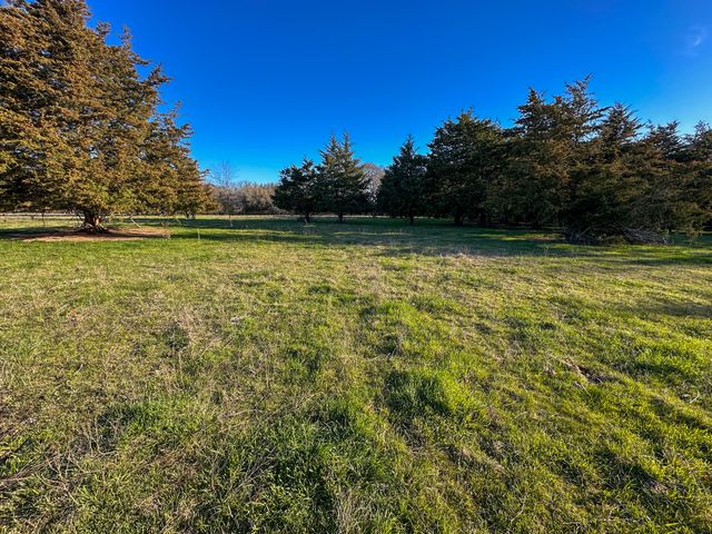 000 CR-2245, Ivanhoe, TX 75447