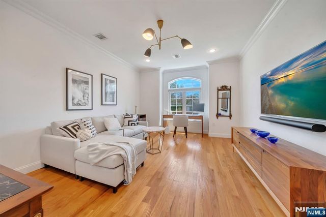 15 Eric Place, Demarest, NJ 07627