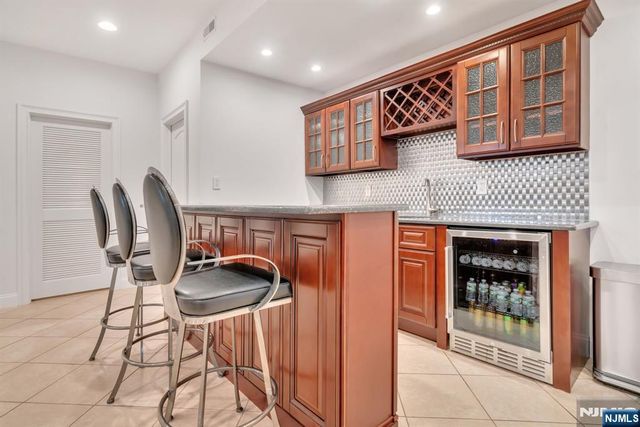 15 Eric Place, Demarest, NJ 07627