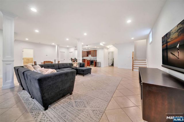 15 Eric Place, Demarest, NJ 07627