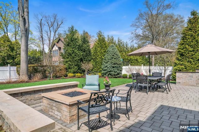 15 Eric Place, Demarest, NJ 07627