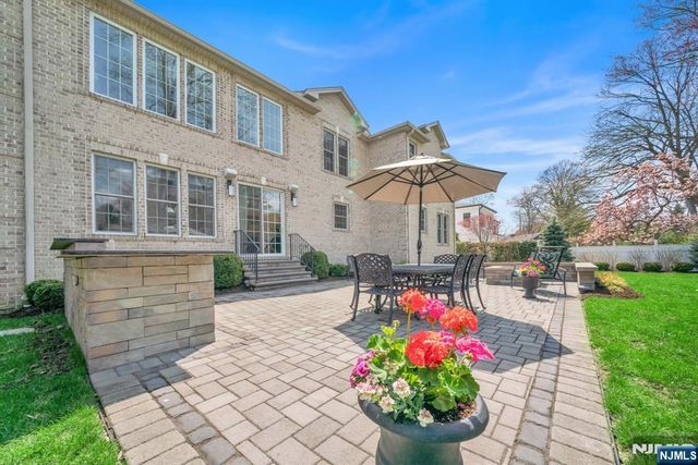 15 Eric Place, Demarest, NJ 07627