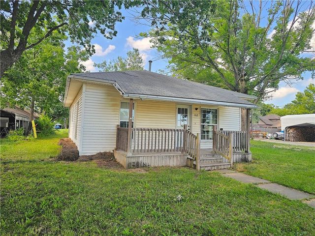 102 Garrison Avenue, Westphalia, KS 66093