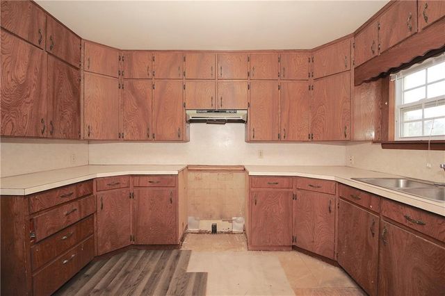 102 Garrison Avenue, Westphalia, KS 66093