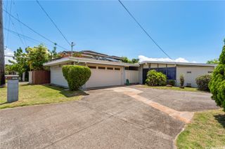 1567 Hoolaulea Street, Pearl City, HI 96782