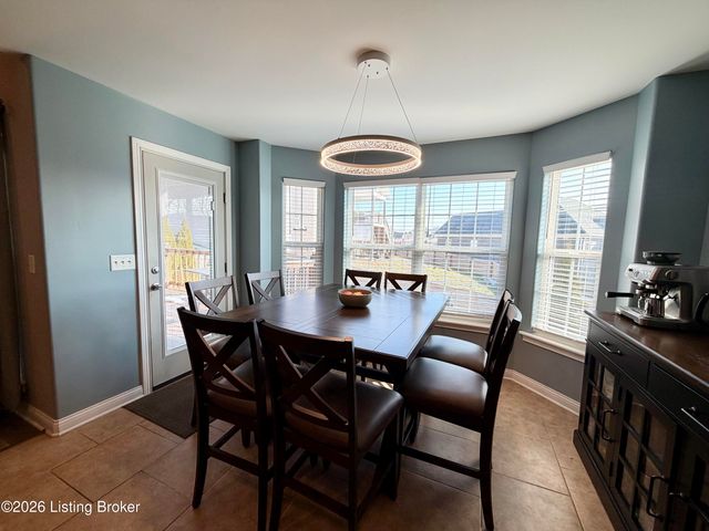 120 Lillian Ct, Shepherdsville, KY 40165