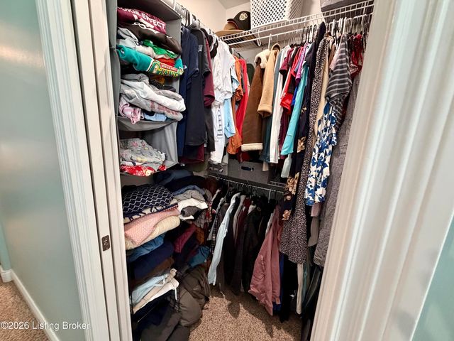 120 Lillian Ct, Shepherdsville, KY 40165