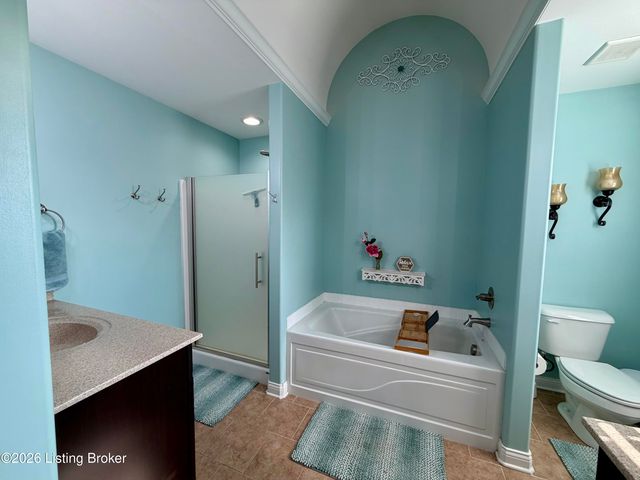 120 Lillian Ct, Shepherdsville, KY 40165