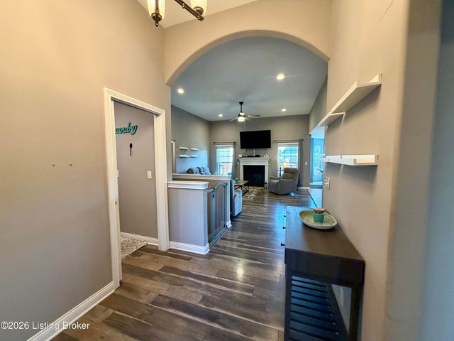 120 Lillian Ct, Shepherdsville, KY 40165