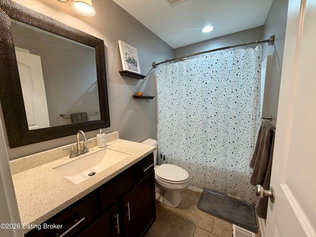 120 Lillian Ct, Shepherdsville, KY 40165