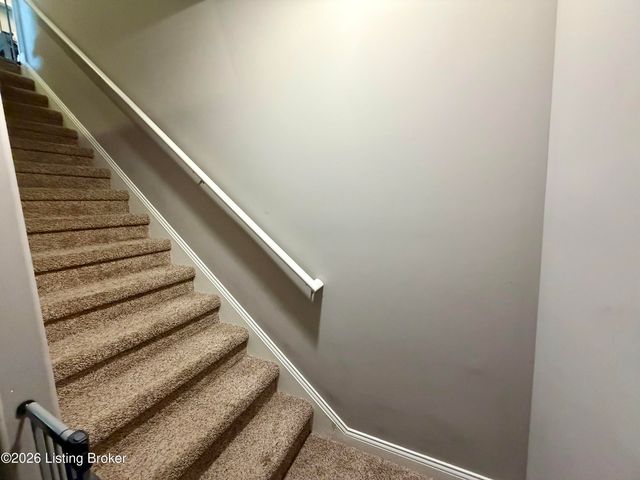 120 Lillian Ct, Shepherdsville, KY 40165