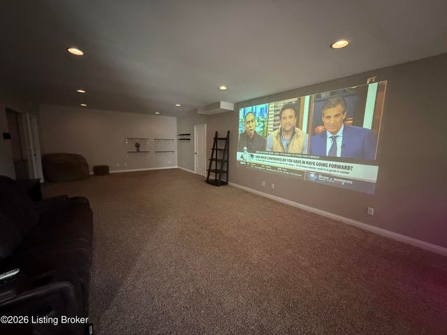 120 Lillian Ct, Shepherdsville, KY 40165