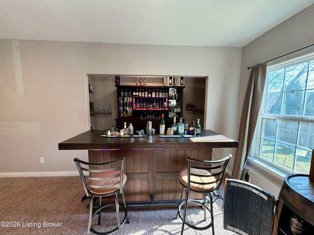 120 Lillian Ct, Shepherdsville, KY 40165