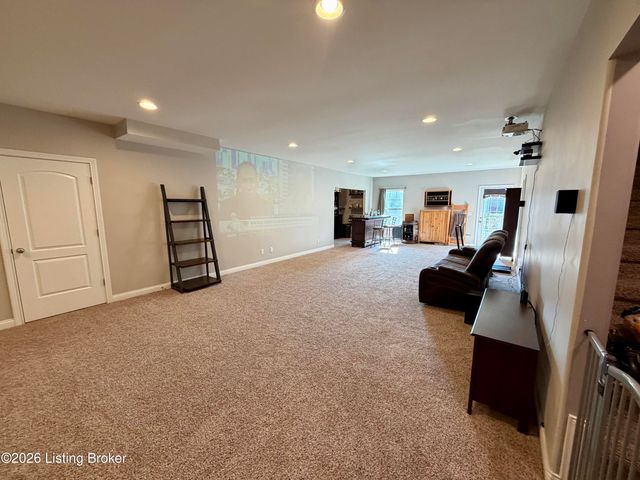 120 Lillian Ct, Shepherdsville, KY 40165