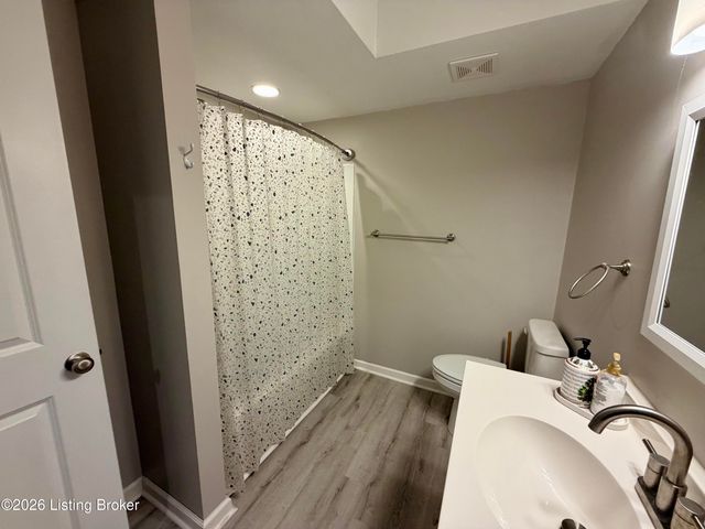 120 Lillian Ct, Shepherdsville, KY 40165