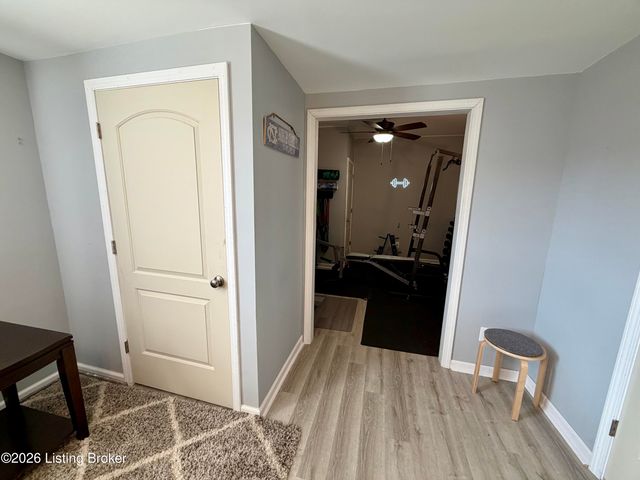 120 Lillian Ct, Shepherdsville, KY 40165