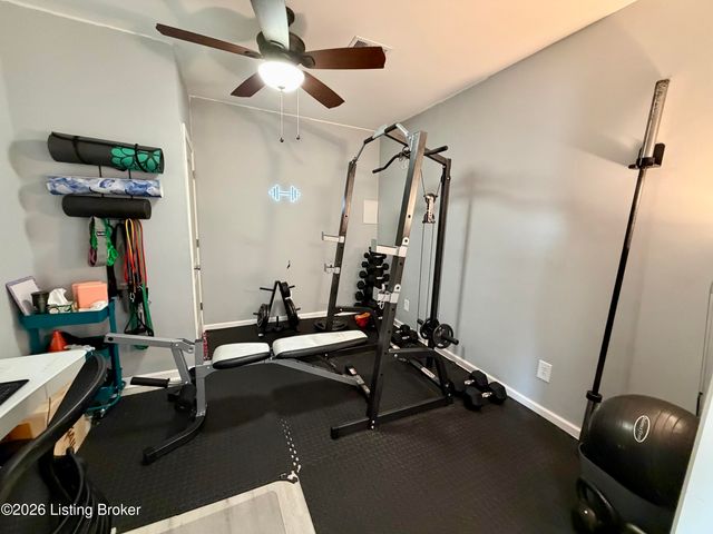 120 Lillian Ct, Shepherdsville, KY 40165