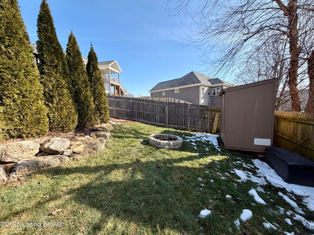 120 Lillian Ct, Shepherdsville, KY 40165