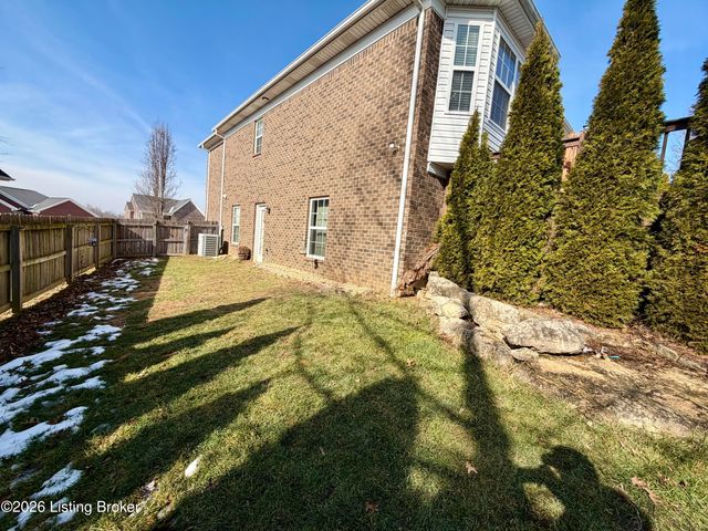 120 Lillian Ct, Shepherdsville, KY 40165