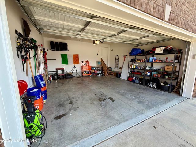 120 Lillian Ct, Shepherdsville, KY 40165