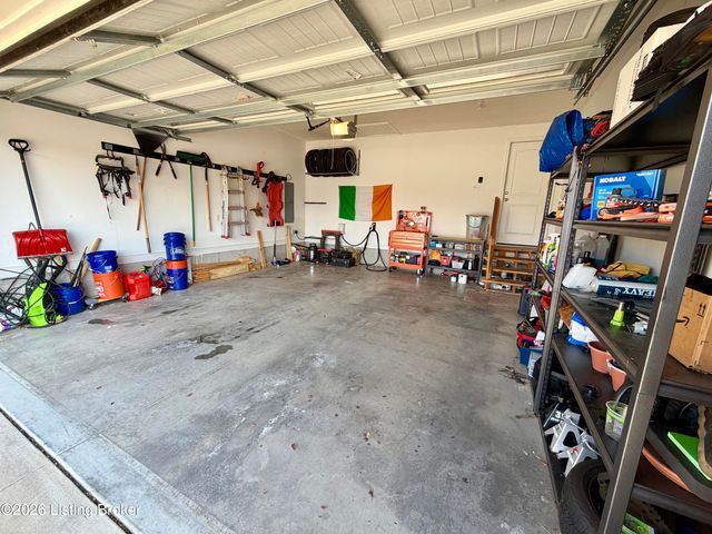 120 Lillian Ct, Shepherdsville, KY 40165